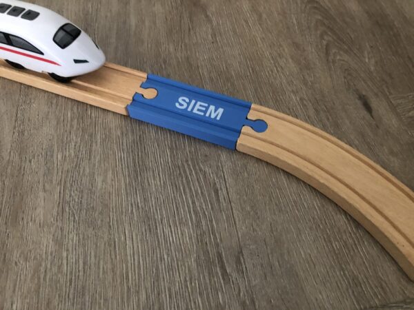 Op maat gemaakte houten trein rails met tekst - Afbeelding 2